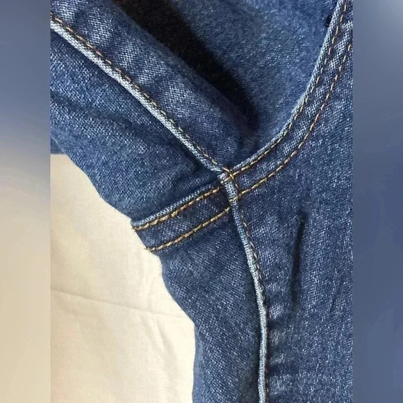 Fashion Nova jeans - Picture 2 of 4